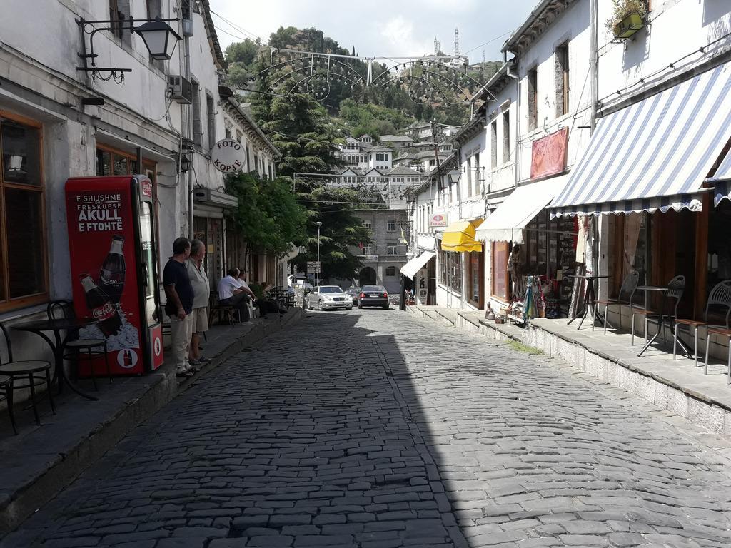 Tina'S Apartment Gjirokaster Exterior photo